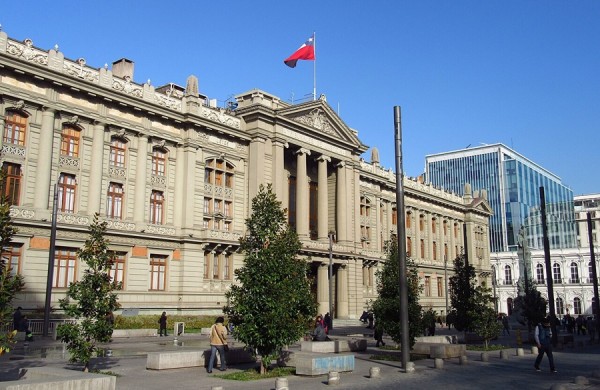 Corte Suprema anula resolución que ordenó reingreso en prisión de imputada con hijos menores | Abogados Puerto Montt - Bufete de Abogados Puerto Montt